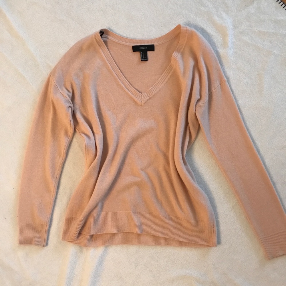 Light Pink v-neck sweater 💓